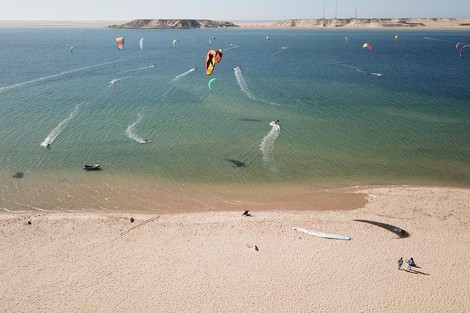 في ذكرى إسترجاع إقليم واد الذهب… “الداخلة داون وايند تشالنج” في دورتها السادسة نحو إرساء دينامية جديدة للتعريف بالمقومات السياحية والمؤهلات الطبيعية والإيكولوجية بالمنطقة