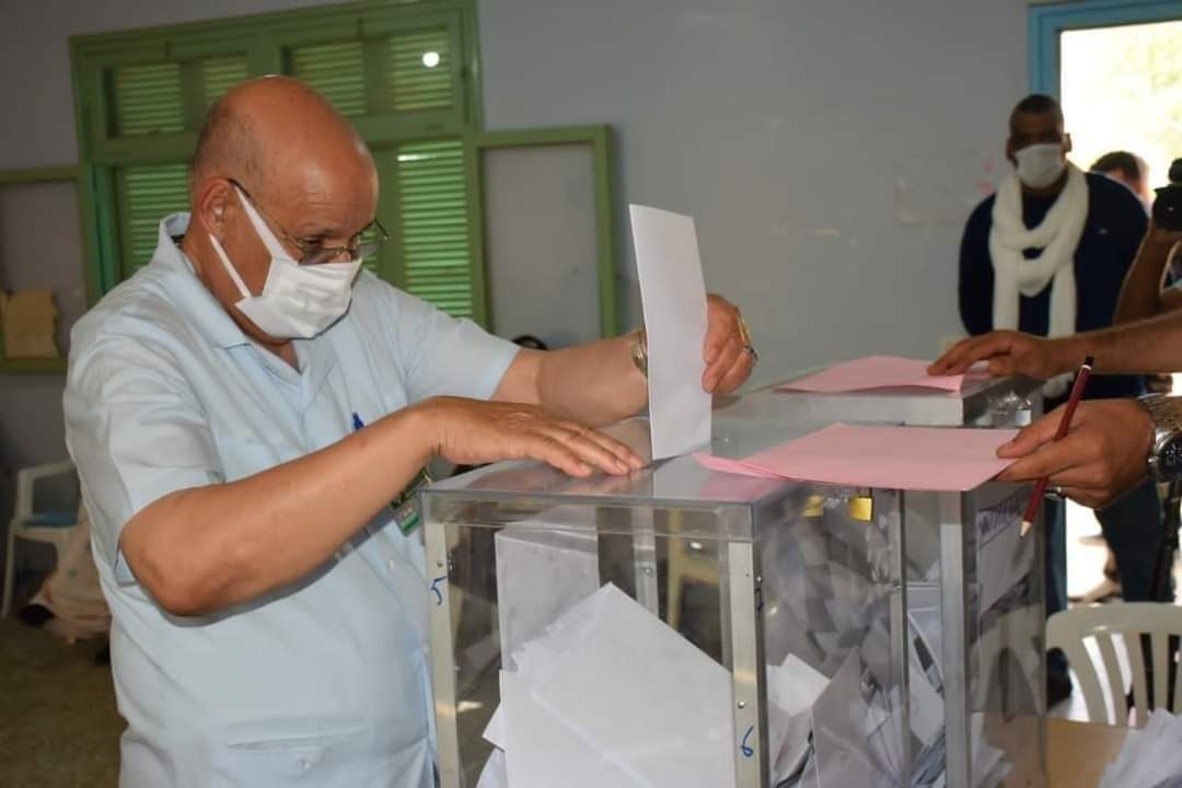 الإستقلال يحافظ على رئاسة مجلس جهة العيون الساقية وجماعة العيون والقوات العمومية تحاصر مقر “الميزان بكلميم