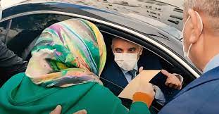 أيت الطالب يتفاعل مع شكاية الموظفة التي اعترضت سيارته بطنجة