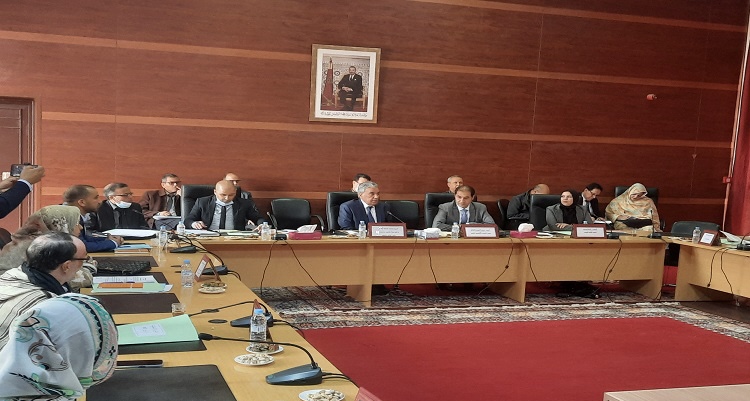 المجلس الإقليمي لكلميم يخلق جدلا حول عزمه شراء سيارة فارهة للرئيس