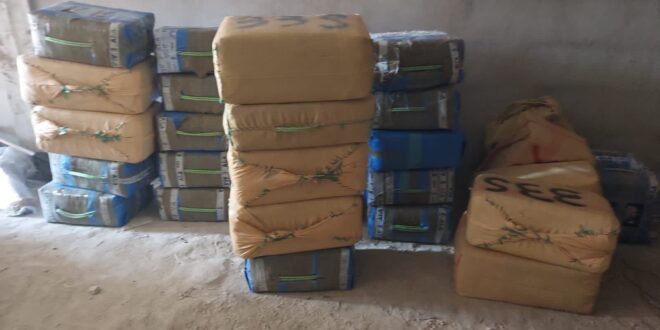 أمن العيون يوقف ثلاثة أشخاص للاشتباه في ارتباطهم بشبكة إجرامية تنشط في تهريب المخدرات