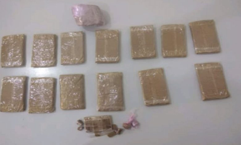 العيون :توقيف خمسينية لإشتباه تورطها بحيازة ونقل المخدرات