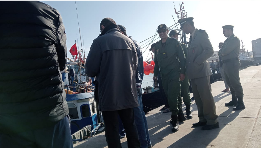 والي جهة العيون يدخل على الخط بخصوص مركب للصيد البحري خالف القانون