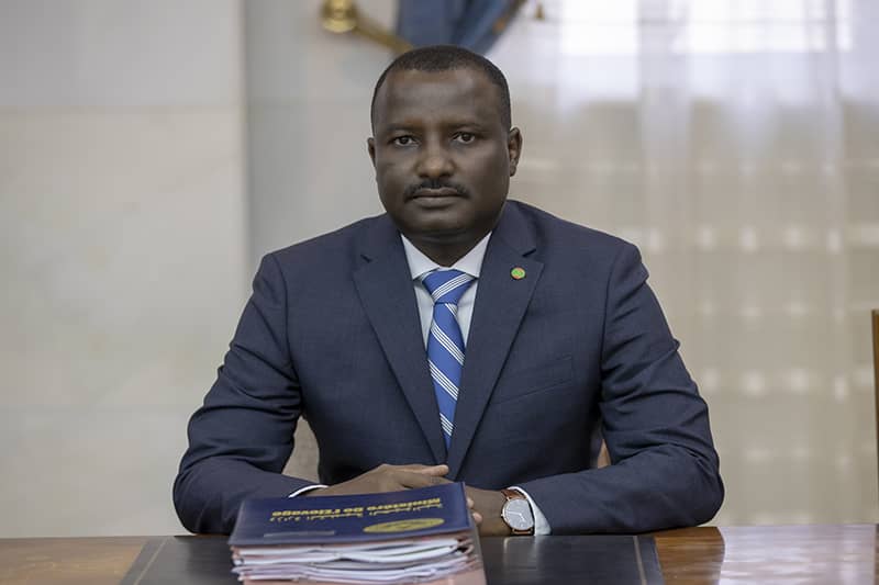 وزير الثقافة الموريتاني يتوجه نحو المملكة المغربية بدعوة من وزير الشباب والثقافة بن سعيد