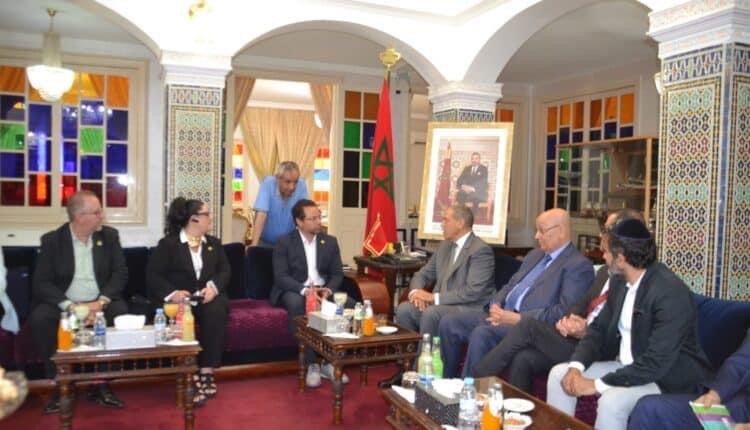 مدينة العيون توقع اتفاقية توأمة مع مدينة هوليود الأمريكية