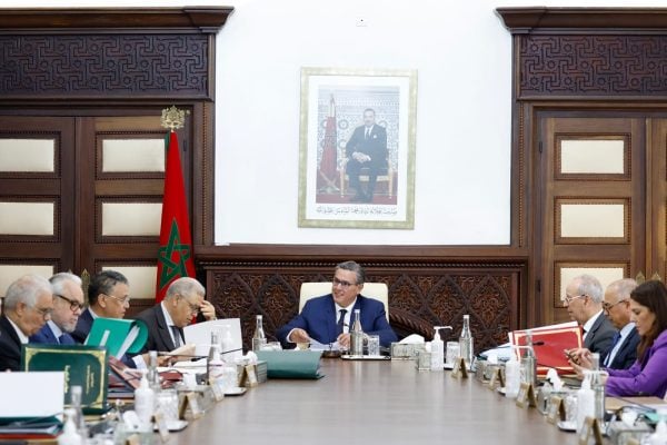 الحكومة تعين عددا من الأطر في مناصب عليا بينهم مفتشا جهويا للتعمير بالعيون