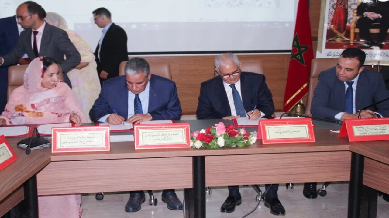 كلميم : توقيع اتفاقية شراكة بين وزارة التجهيز ومجلس جهة كلميم لتأهيل البنية التحتية
