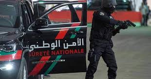 العيون .. شرطي يضطر لاستعمال سلاحه الوظيفي خلال تدخل لتوقيف ثلاثة أشخاصً عرضوا حياة المواطنين للخطر