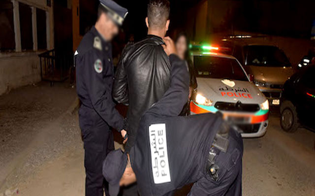 طانطان :الأمن يُفكك مجموعة إجرامية ويحجز أسلحة بيضاء و مخدرات