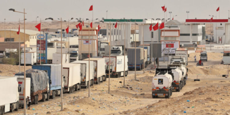 السلطات الموريتانية ترفع الضرائب الجمركية بمعبر الكركرات بنسبة 171%