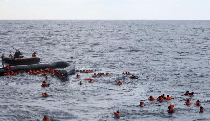 الداخلة.. توقيف قارب على متنه 165 مرشحا للهجرة غير الشرعية