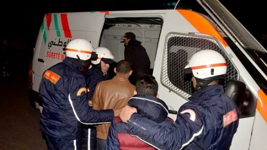 العيون .. توقيف ثلاثة اشخاص لتورطهم في سرقة وكالة لتحويل الأموال