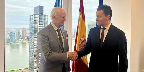 سفير اسبانيا بالأمم لمتحدة يلتقي دي ميستورا بخصوص ملف الصحراء