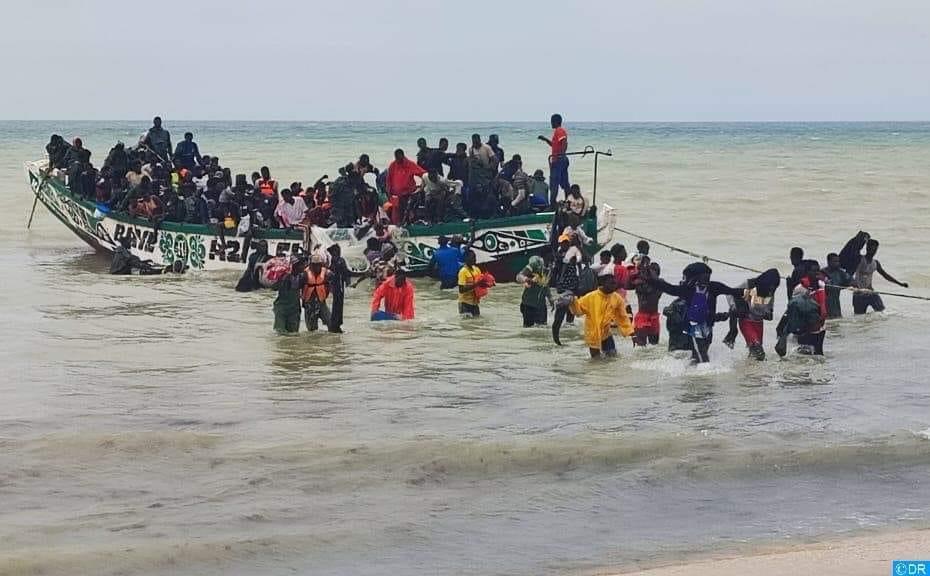 إحباط محاولة للهجرة غير النظامية واعتراض 186 مهاجراً قبالة بئر كندوز