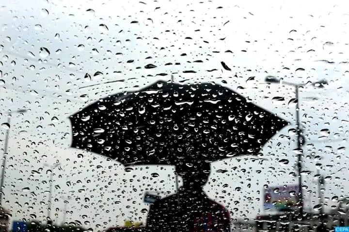 تساقطات مطرية رعدية قوية جدا مرتقبة غد الجمعة بعدد من أقاليم المملكة