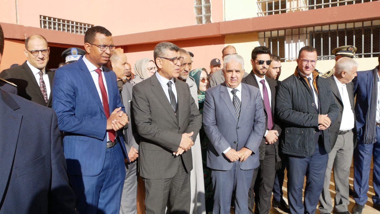 اللجنة الإقليمية لمراقبة السجون برئاسة عامل إقليم السمارة في زيارة اطلاع ومراقة للسجن المحلي.