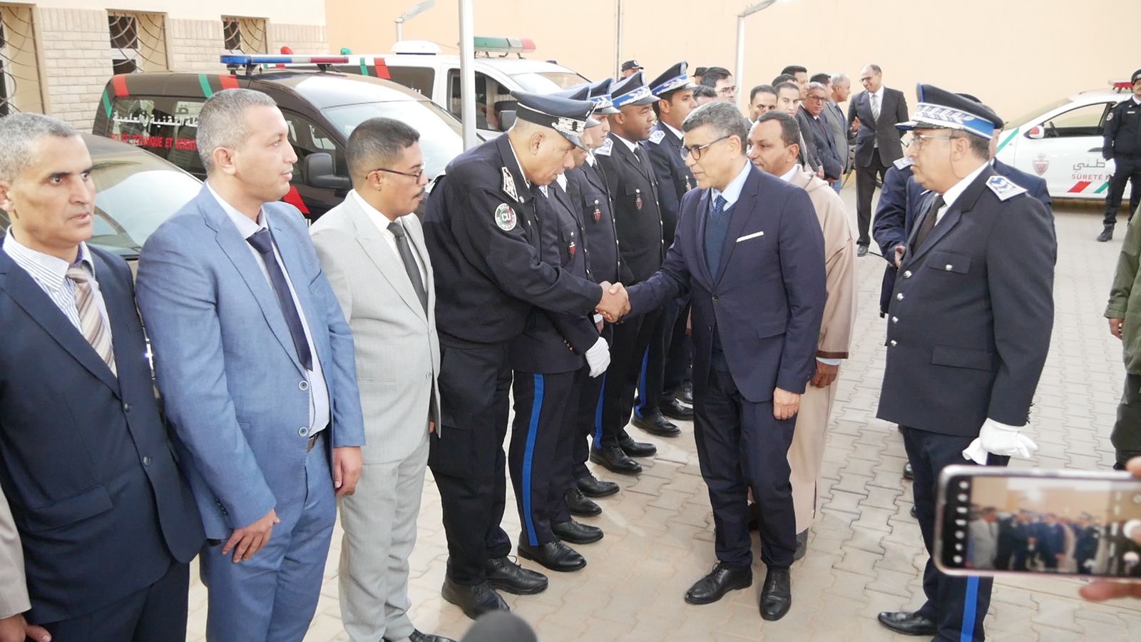 عامل السمارة يشرف على عملية إعطاء انطلاق مختلف الوحدات الأمنية المرصودة لتأمين احتفالات رأس السنة بالمدينة