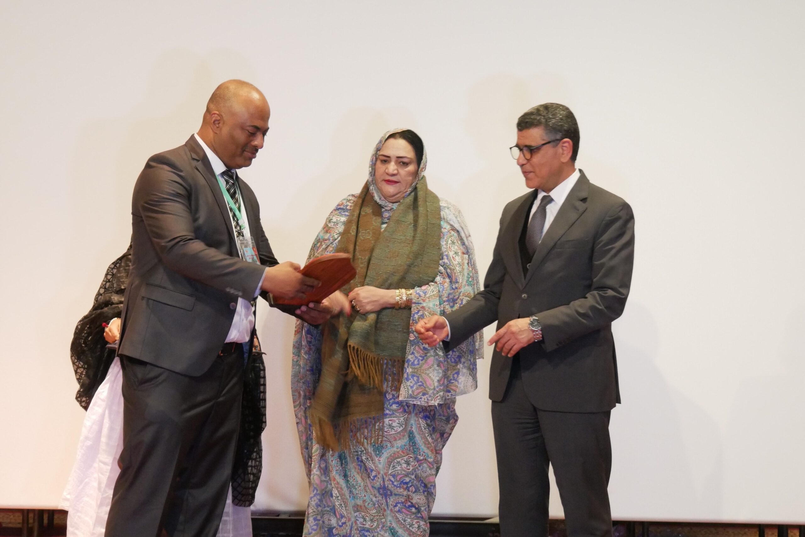 عامل إقليم السمارة يترأس انطلاق فعاليات دورة المرحوم المقاوم سيدي محمد ولد حمادي ولد حبدي لمهرجان السمارة لمسرح الطفل.