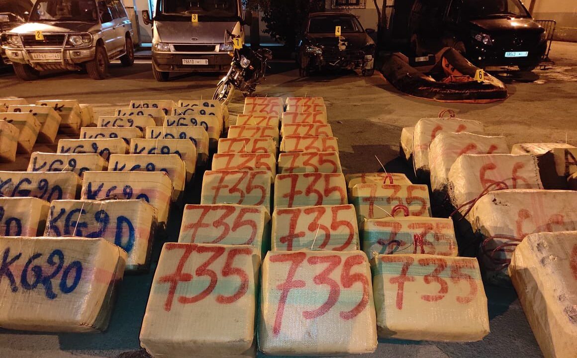 معبر الكركرات… إحباط محاولة تهريب 3 أطنان و575 كيلوغراما من الشيرا