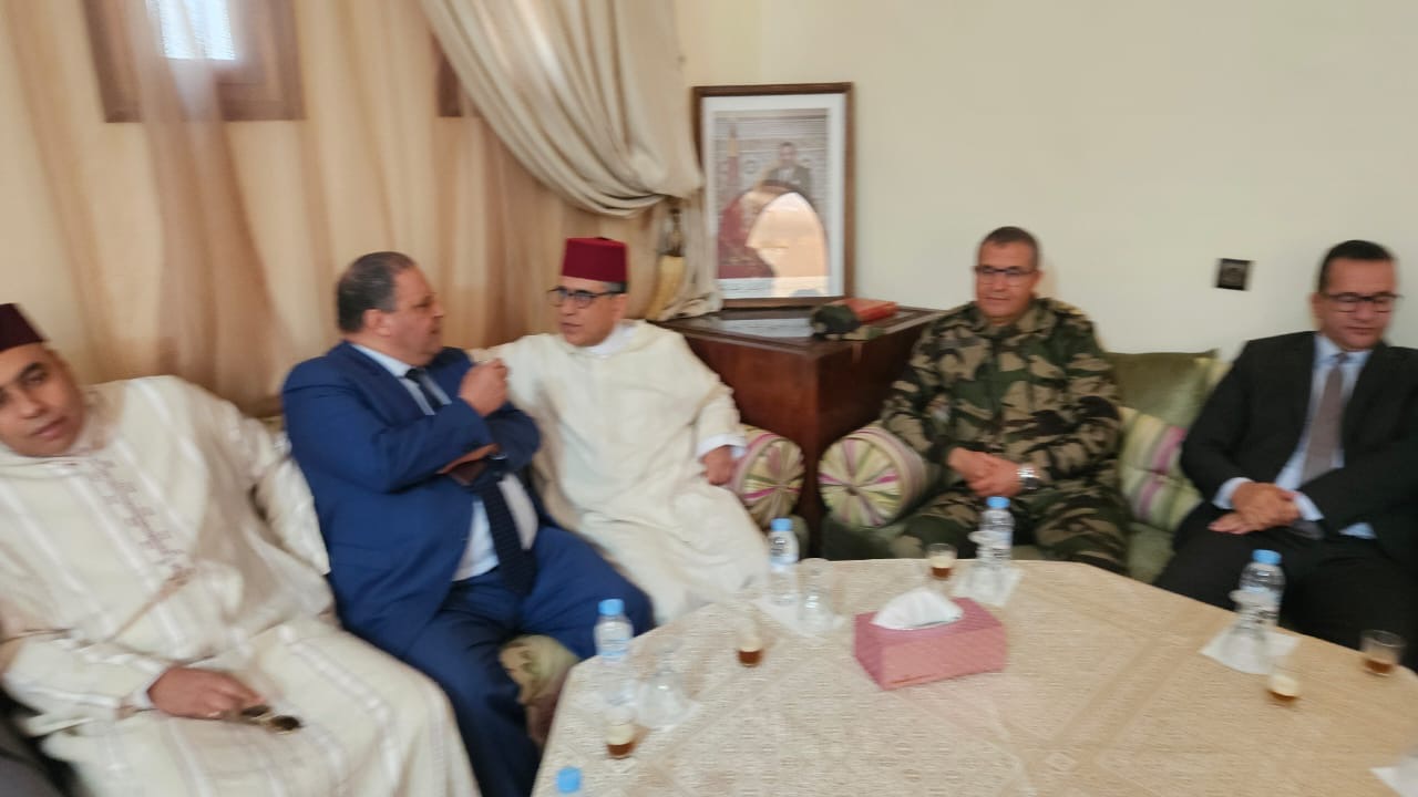 بدعوة من عامل إقليم السمارة رئيس جامعة ابن زهر بالنيابة في زيارة ميدانية للكلية المتعددة التخصصات بالسمارة