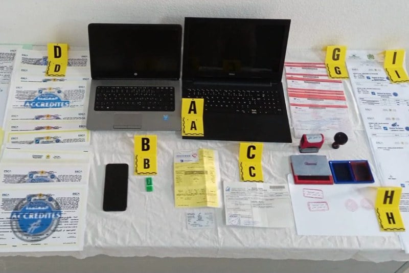 سقوط شبكة التزوير الكبرى: شواهد وديبلومات مزورة تقود شخصًا للاعتقال بمدينة العيون