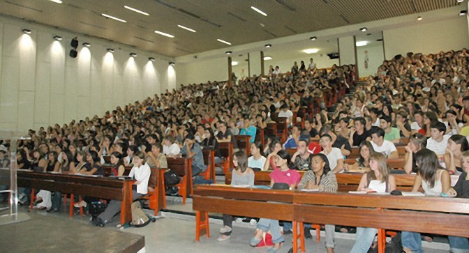 شواهد الماستر للبيع في الجامعات المغربية: علم للبيع… والفساد بالأدلة