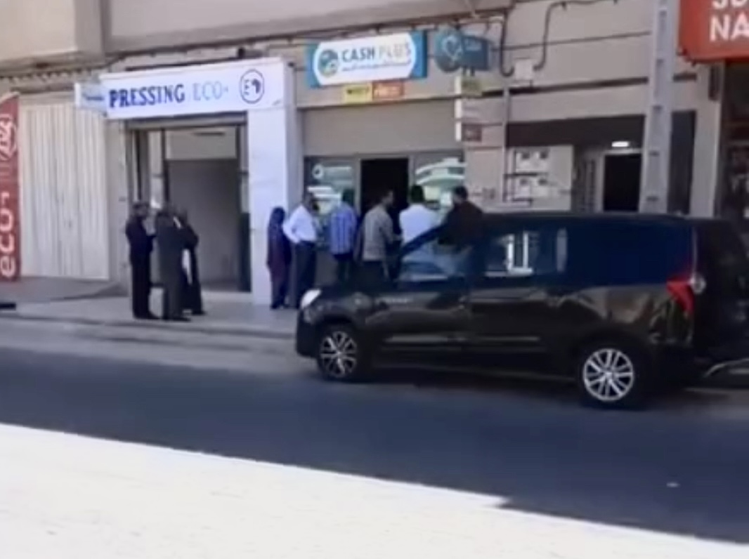 العيون … اقتحام ليلي لوكالة “كاش بلوس” وسرقة 40 ألف درهم في ظروف غامضة