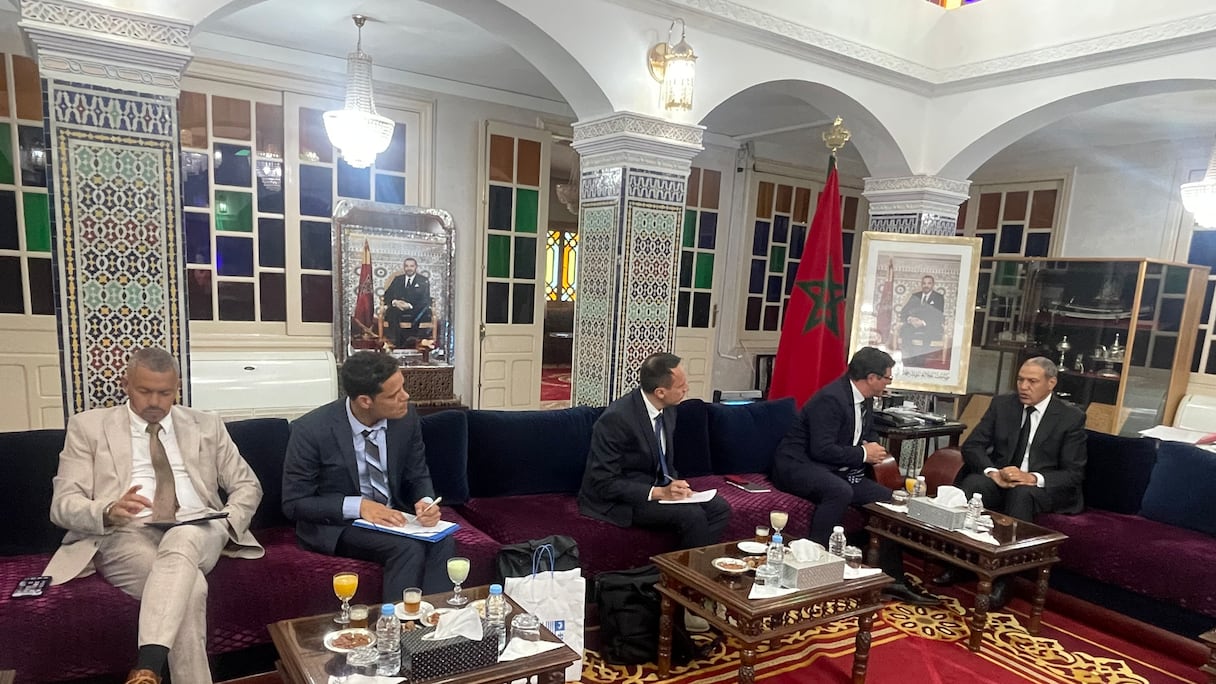 وفد فرنسي رفيع يحل بالعيون لتعزيز الشراكة الاقتصادية والتنموية مع جهة العيون الساقية الحمراء