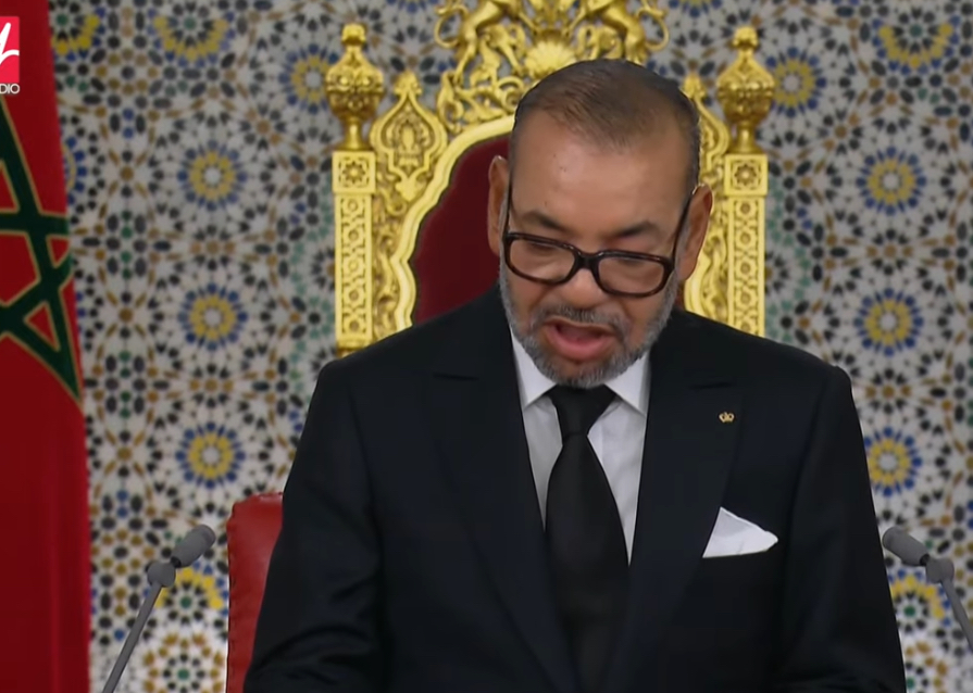 في ذكرى عيد العرش.. الملك محمد السادس يدعو إلى حل “لا غالب فيه ولا مغلوب” ويجدد اليد الممدودة للجزائر