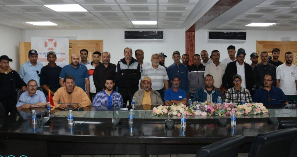 مبادرة إنسانية.. جمعية البحث وإنقاذ بالداخلة توزع 76 ألف درهم دعماً لطاقم مركب “أبو الهناء” الناجي من الغرق