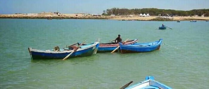 مجهولون يسطون على قارب من ميناء الوطية ويتجهون نحو الكناري