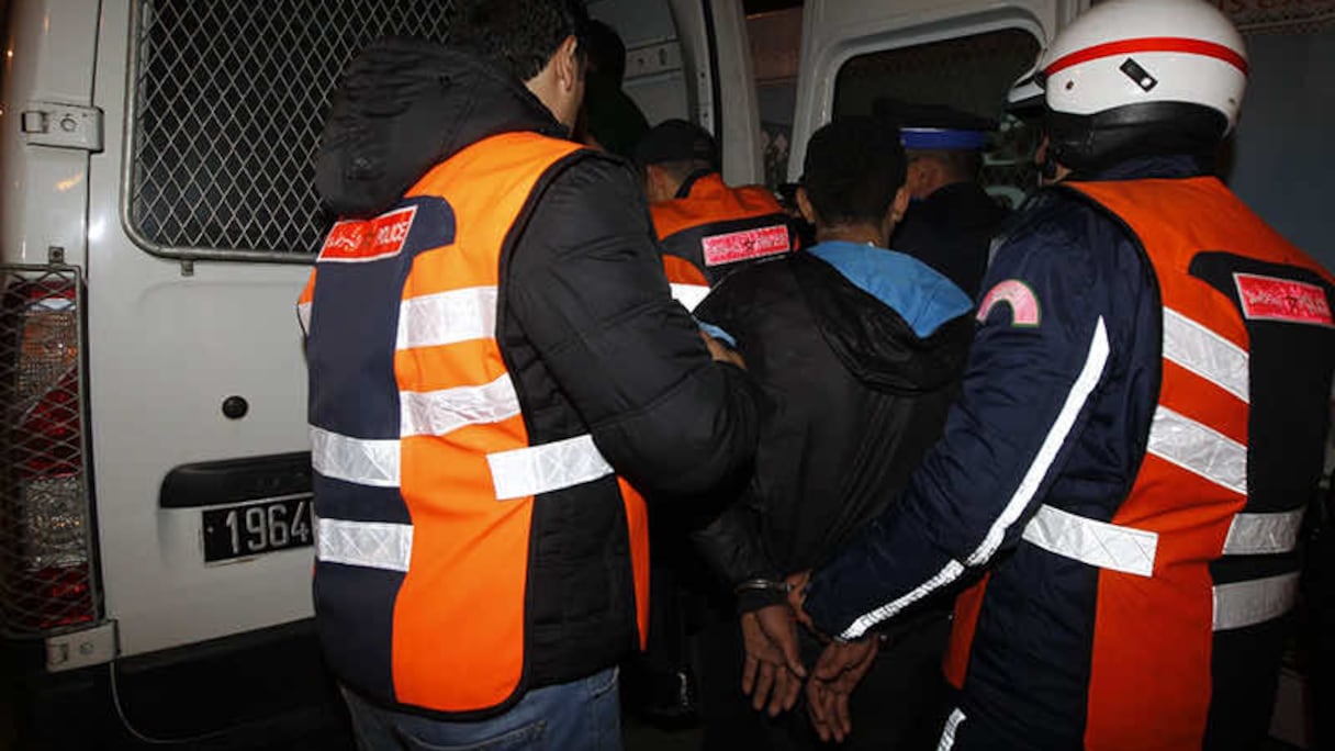 تفكيك شبكة إجرامية بالداخلة وضبط كميات من الكوكايين والشيرا