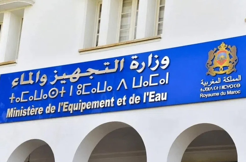 التجهيز والماء تدعو مستعملي الطريق إلى توخي الحيطة والحذر