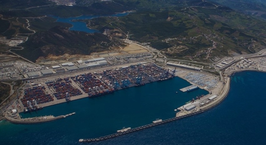 إسبانيا.. استئناف حركة الملاحة البحرية بين ميناءي الجزيرة الخضراء وطنجة المتوسط