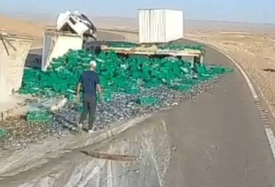 حادثة سير خطيرة على الطريق الوطنية العيون–طانطان وإتلاف شحنة سردين