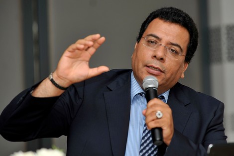 منار اسليمي يتحدث عن “تسريبات استخباراتية أوروبية” بشأن تحركات جزائرية في فرنسا خلال رمضان