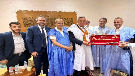 لقاء تواصلي بالعيون يجمع وزير الاستثمار وأطر “الأحرار” لمناقشة دينامية التنمية بالأقاليم الجنوبية