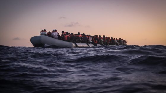 إنقاذ 56 مرشحًا للهجرة غير النظامية قبالة سواحل ماسة