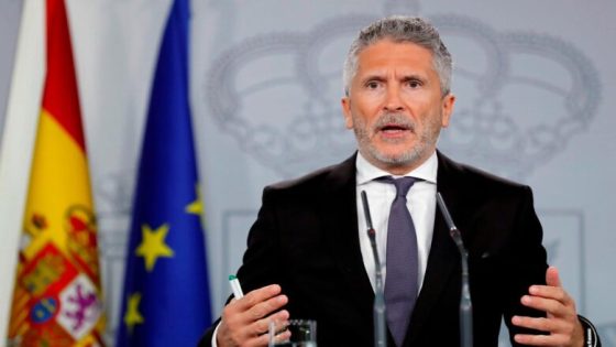 وزير الداخلية الإسباني يزور سبتة وسط تعزيزات أمنية وإشادة بالتعاون المغربي في ملف الهجرة