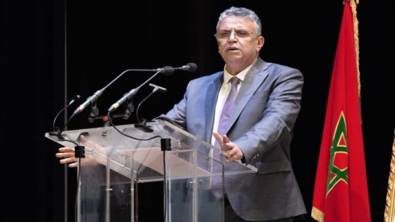 وهبي يكشف حواراً مع مسؤول أوروبي حول احتجاجات الشباب: «منعنا الهاتف على من هم دون 16 سنة»
